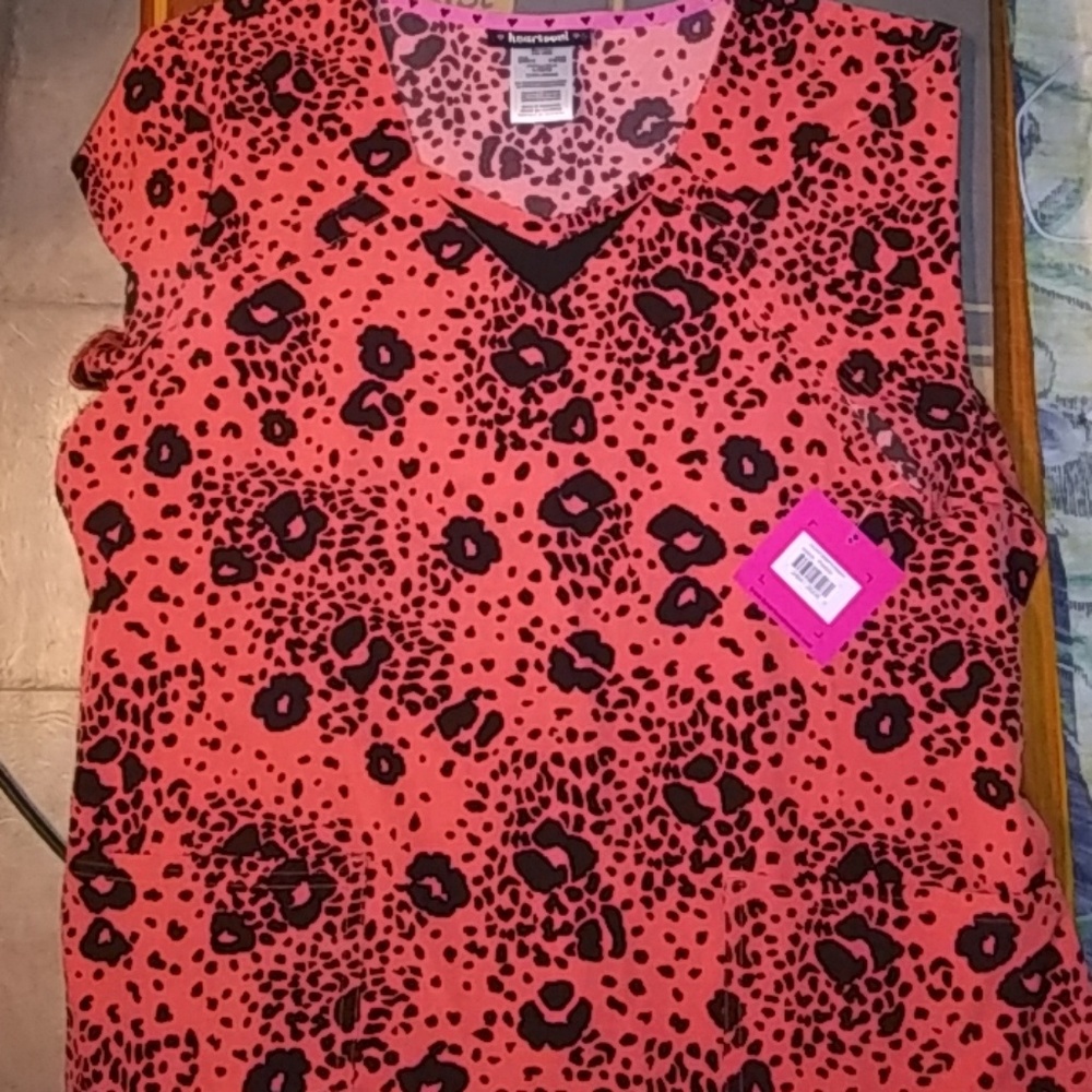 Heart soul scrub top NWT size L